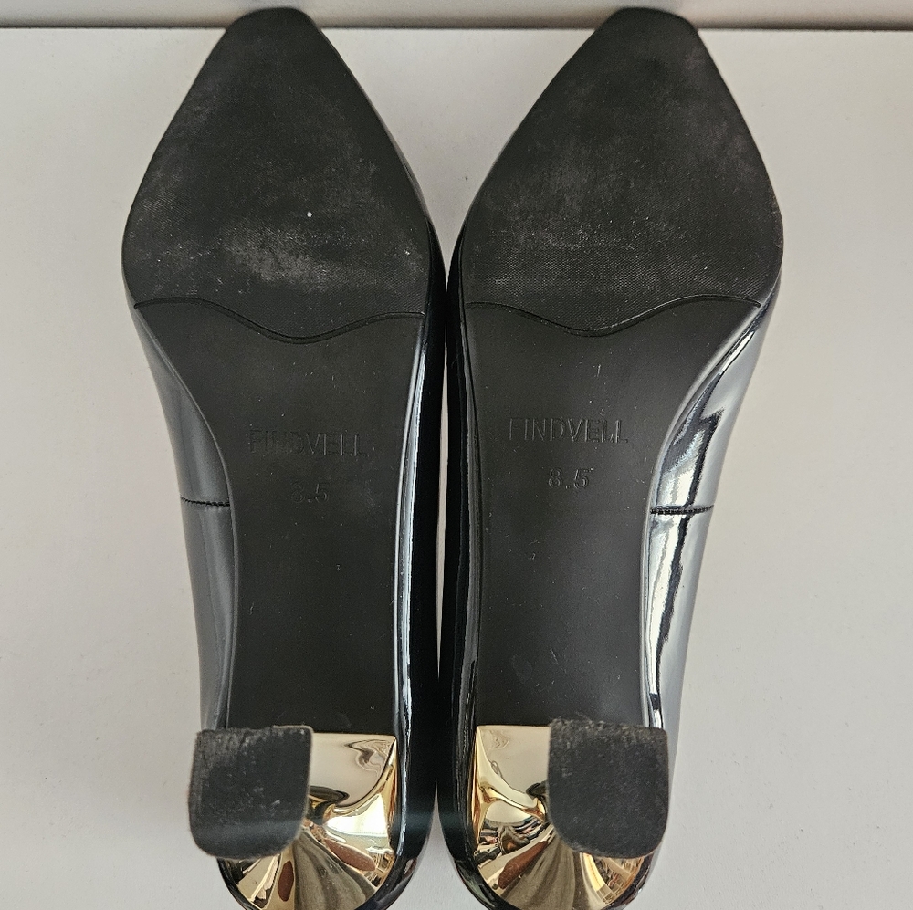 Black Patent Heel w/ Gold Accents- Size 8.5 - Picture 9 of 9